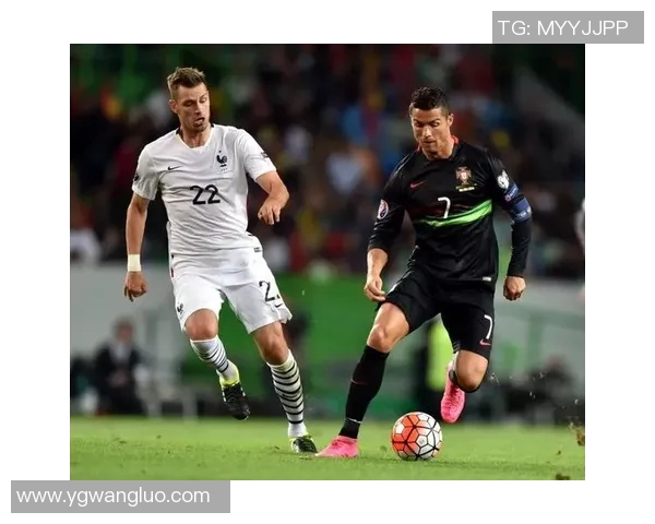 足球明星脚下生风展现激情与梦想的完美结合